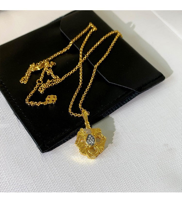 European And American 18K Gold Four Leaf Grass Necklace Female